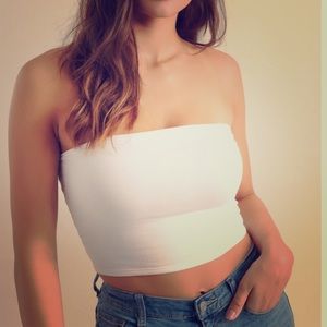 BRANDY MELVILLE White tube top for summer☀️💎